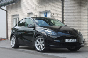 Tesla Model Y schwarz
